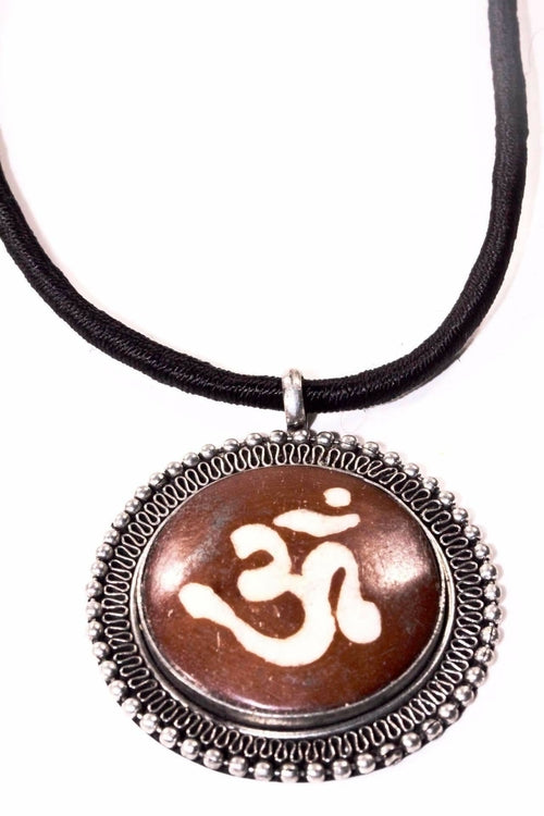 Auspicious Om Spiritual Necklace — Sacred Symbol Pendant